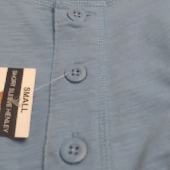 Mens Gap 3 button Henley tshirt in light blue size small - Picture 6 of 6